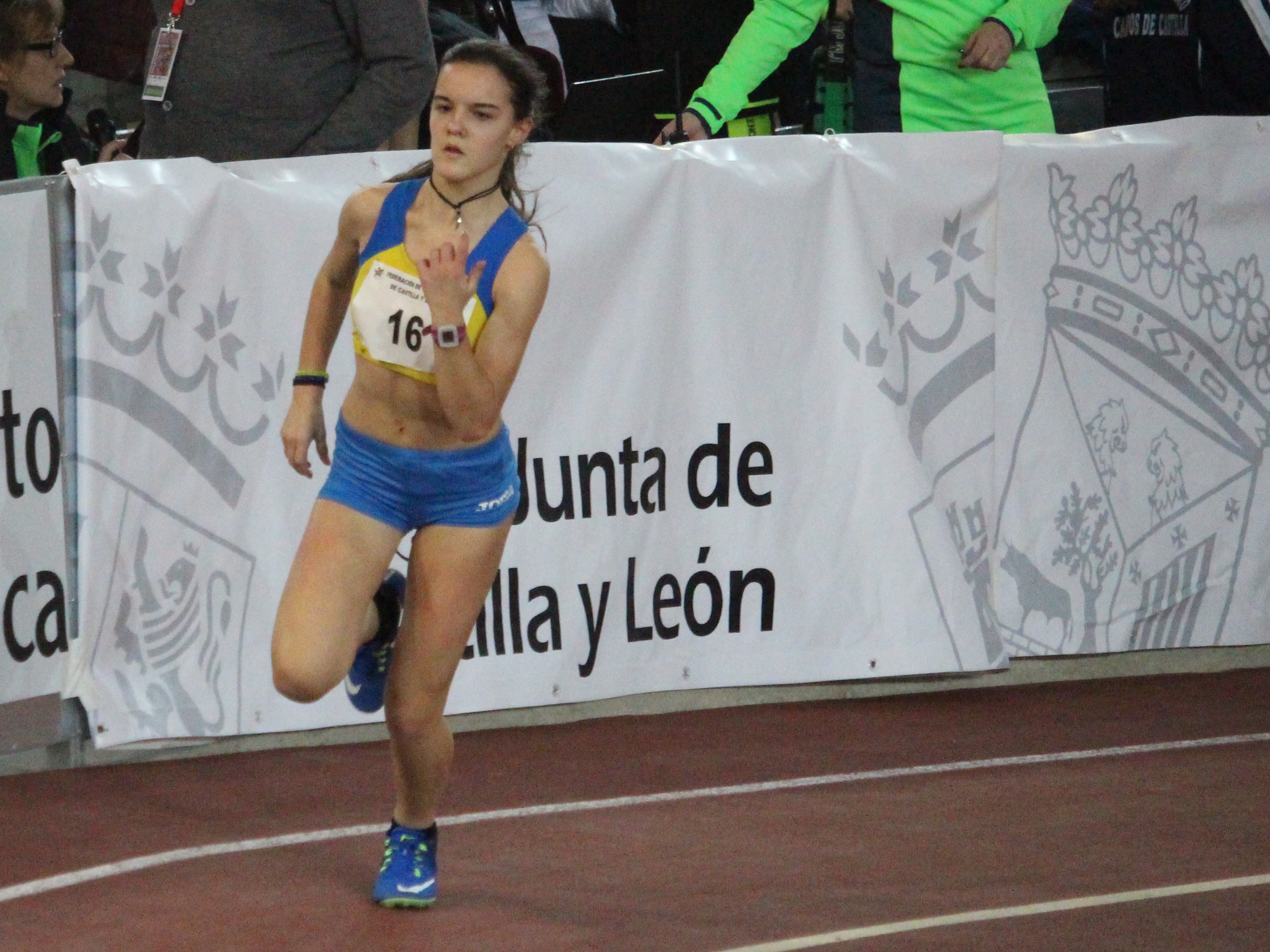 El CD Sporting Segovia celebra la nueva mínima nacional lograda por Míriam Gonzalez