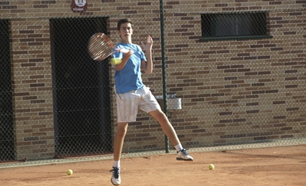 Éxito de espacio tierra en los controles de tecnificación