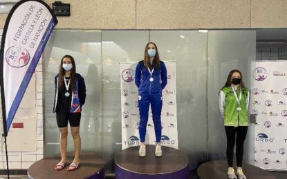 Daniela Cecilia logra tres medallas de Bronce en Campeonato de Natación de Invierno en su categoría infantil