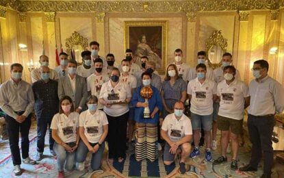 Recepción en el Ayuntamiento de Segovia al C.D. Claret por su “ascenso a liga EBA”