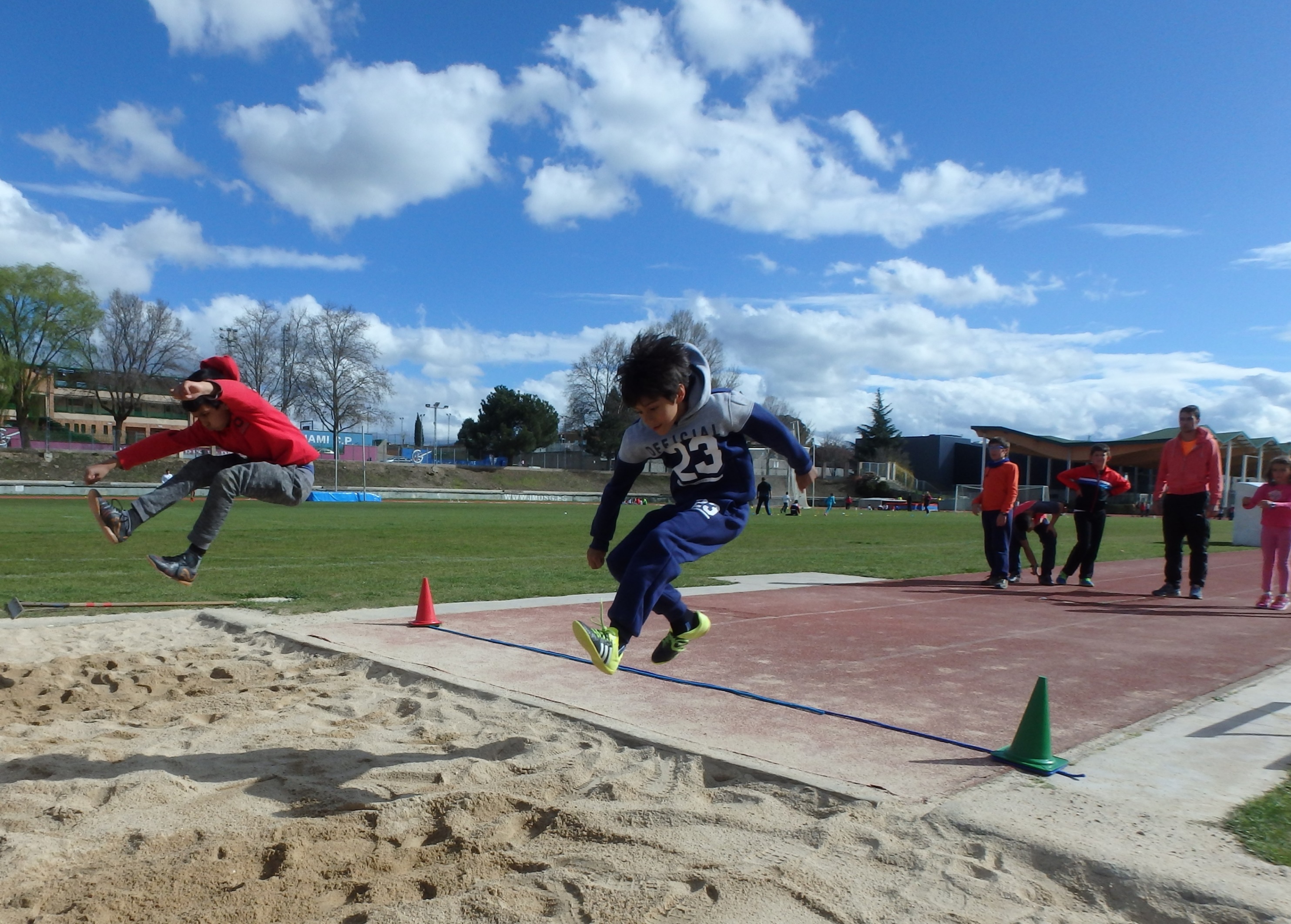 Deporte Escolar: La diversión llega con las pruebas atléticas