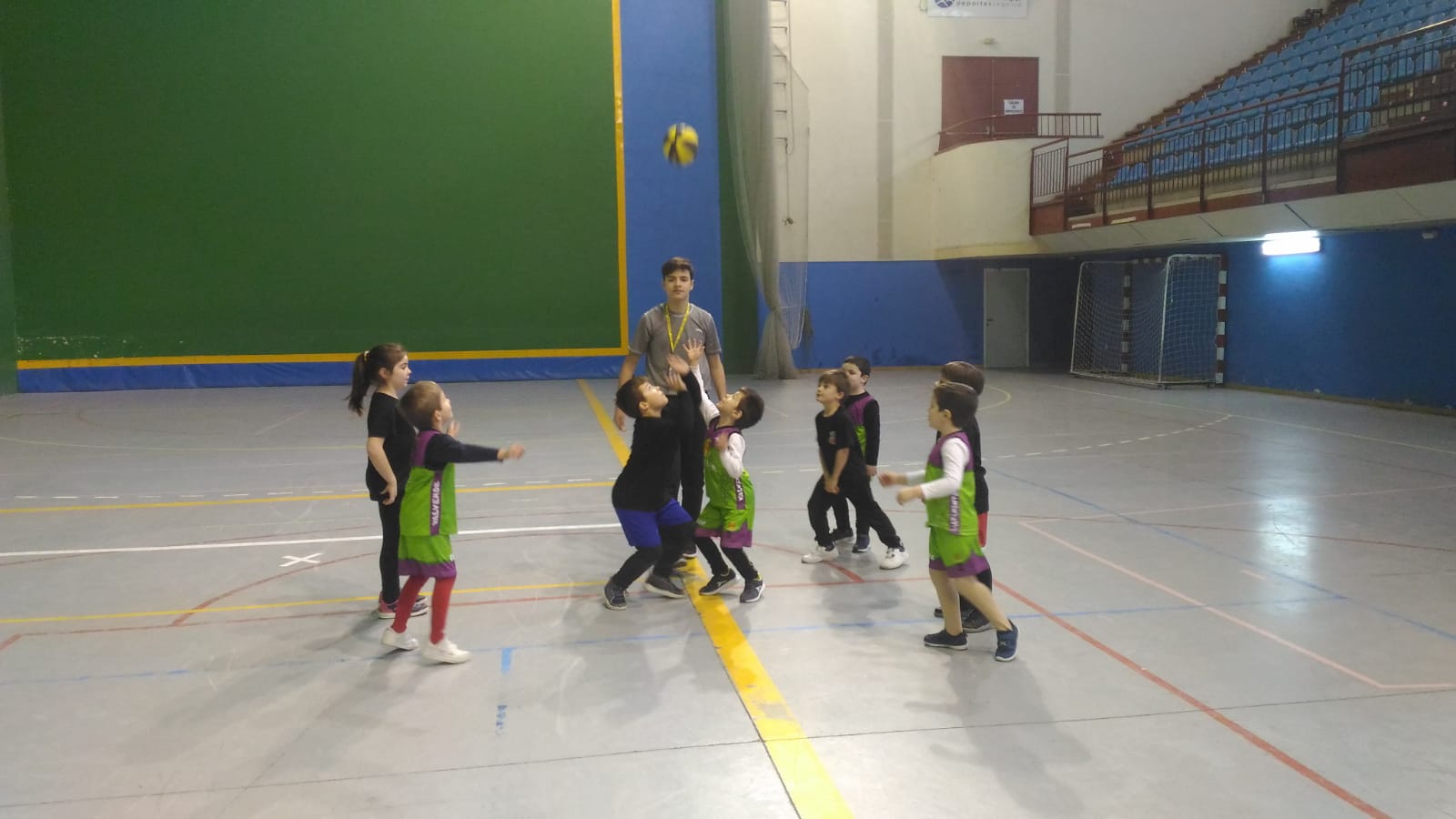Los más pequeños también disfrutan del baloncesto