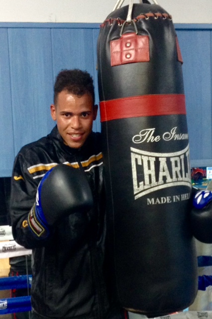 Carlos Guzmán vence por KO en La Bañeza