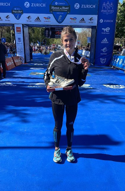 La atleta del C.D. Adidas, Águeda Muñoz Marqués, se alza con el triunfo en los 10 km. en el Zúrich Rock & Roll Madrid Running Series 2022, prueba con etiqueta Road Race Label de World Athletics