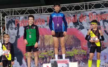 El atleta del C.A.J.Blume, Óscar Sancho de Pablos, logra la victoria en el XXIX Cross Patronato Municipal de Deportes de Palencia